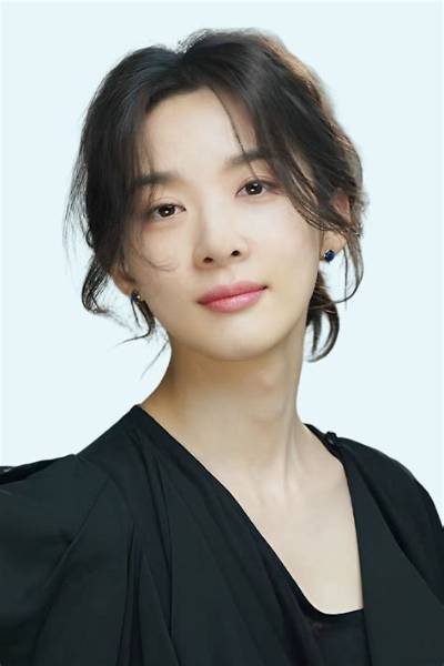 Lee Chung-Ah Net Worth, Age, Height, Bio, Birthday, Wiki!
