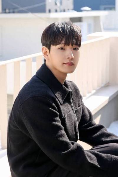 Lee Hwi-Jae - Net Worth, Age, Height, Birthday, Bio, Wiki!