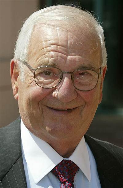 Lee Iacocca - Net Worth, Age, Height, Birthday, Bio, Wiki!