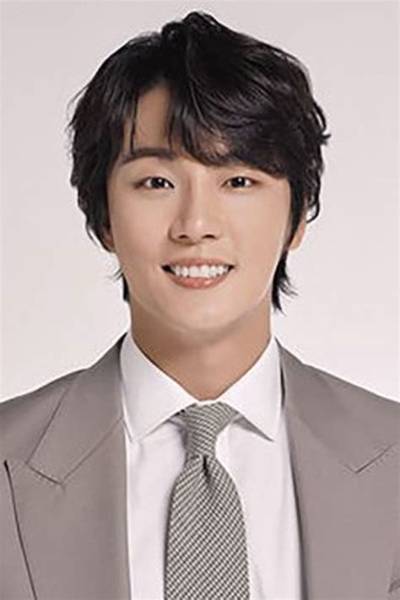 Lee Jae-Hyun - Net Worth, Age, Height, Birthday, Bio, Wiki!