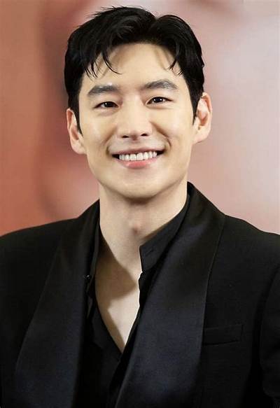 Lee Je-Hoon Net Worth, Age, Height, Bio, Birthday, Wiki!
