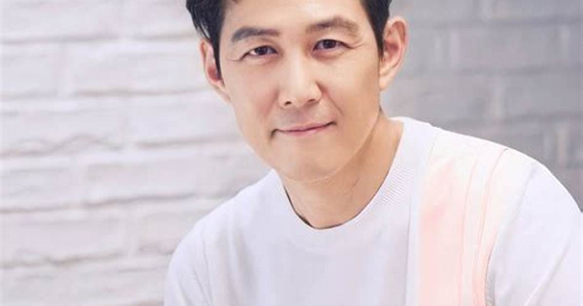 Lee Jung-Shik - Net Worth, Age, Height, Birthday, Bio, Wiki!