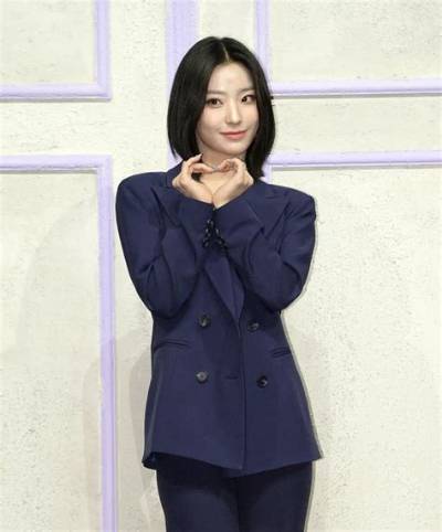 Lee Sae-Rom - Net Worth, Age, Height, Birthday, Bio, Wiki!