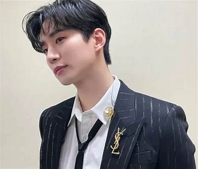 Lee Seo-Jun - Net Worth, Age, Height, Birthday, Bio, Wiki!