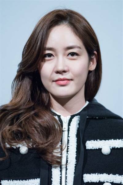 Lee Yoo-Ri - Net Worth, Age, Height, Birthday, Bio, Wiki!