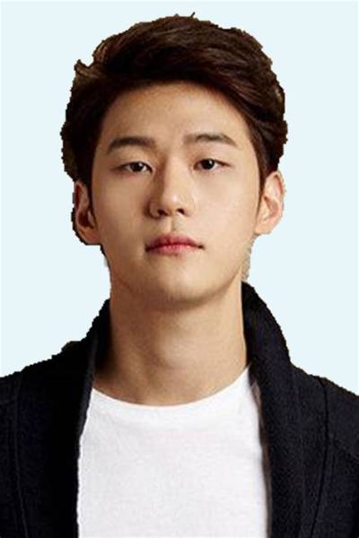 Lee Young-Hak Net Worth, Age, Height, Bio, Birthday, Wiki!