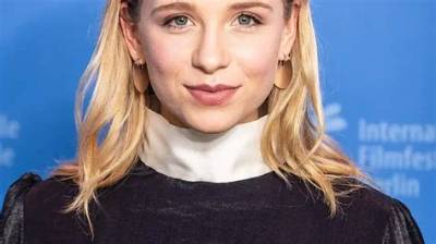 Lena Klenke - Net Worth, Age, Height, Birthday, Bio, Wiki!