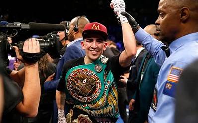 Leo Santa Cruz Net Worth, Age, Height, Bio, Birthday, Wiki!
