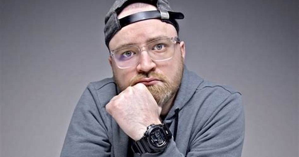 Lewis Hilsenteger Net Worth, Age, Height, Bio, Birthday, Wiki!