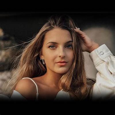 Lexi Mars - Net Worth, Age, Height, Birthday, Bio, Wiki!