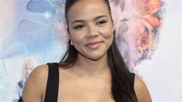 Lexy Chaplin - Net Worth, Age, Height, Birthday, Bio, Wiki!