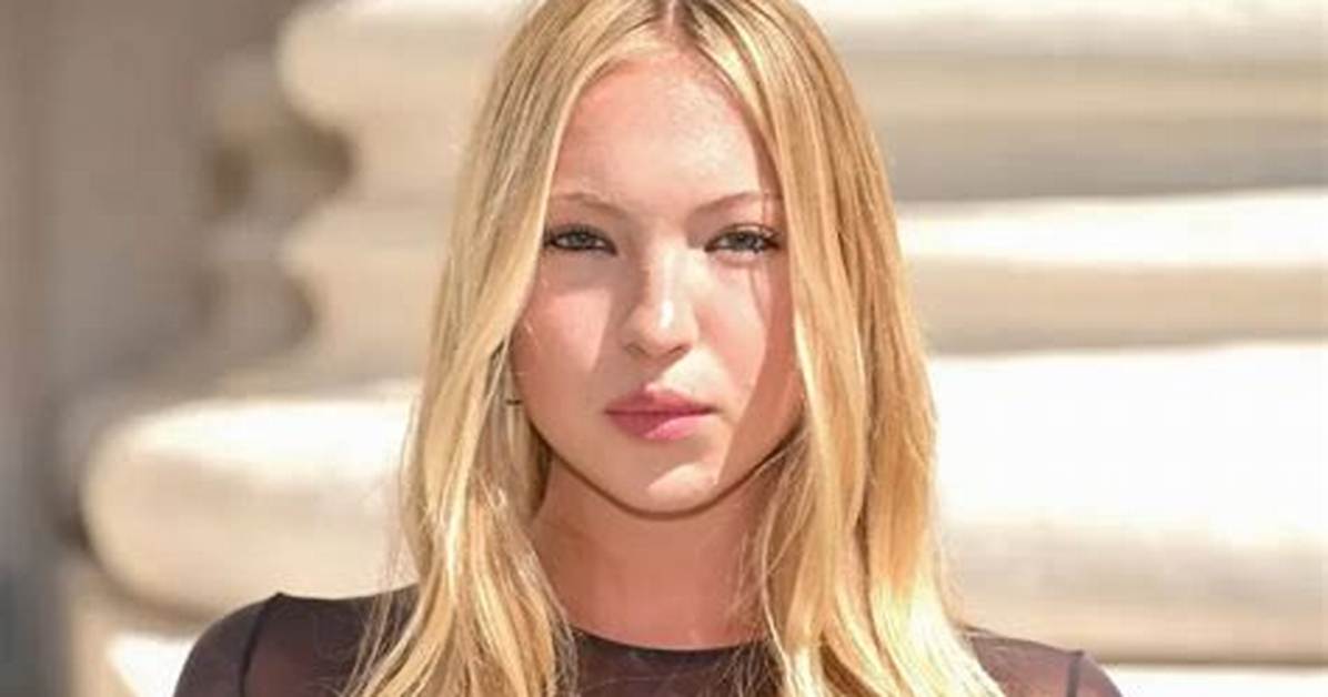 Lila Moss Net Worth, Age, Height, Bio, Birthday, Wiki!