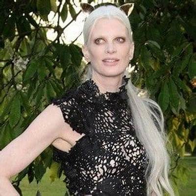 Lily Mcmenamy - Net Worth, Age, Height, Birthday, Bio, Wiki!