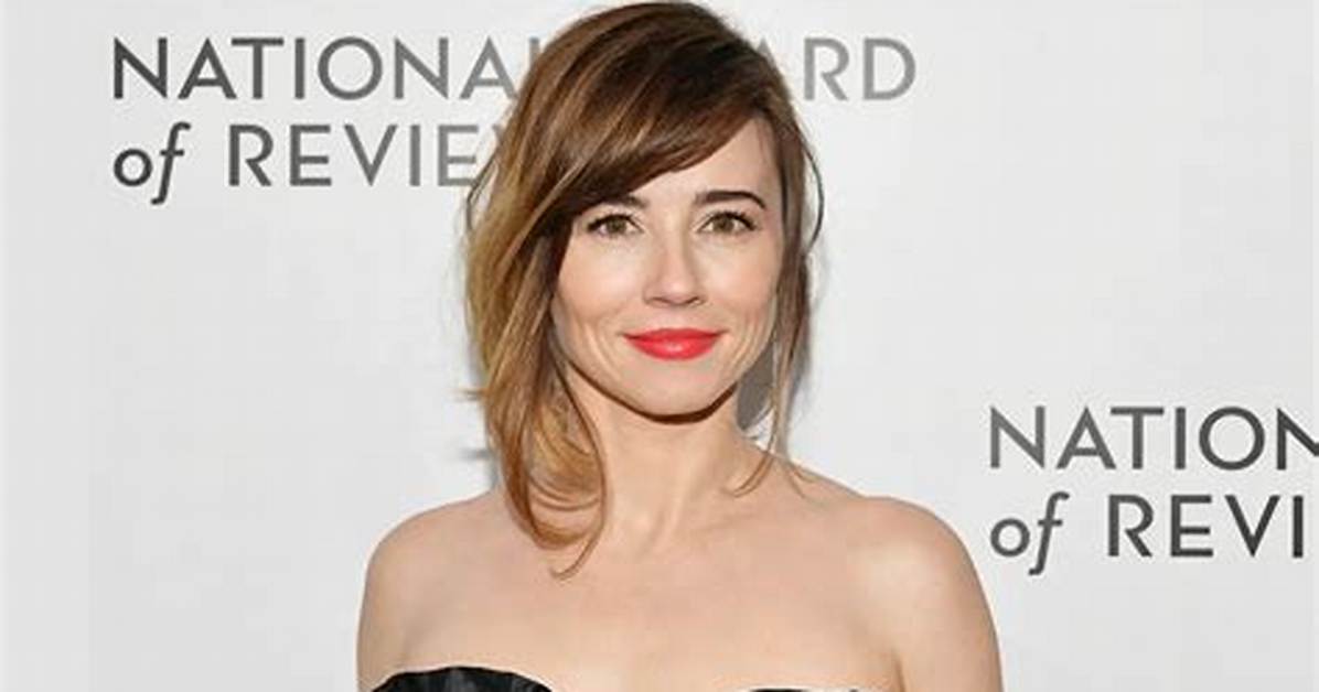 Linda Cardellini Net Worth, Age, Height, Bio, Birthday, Wiki!
