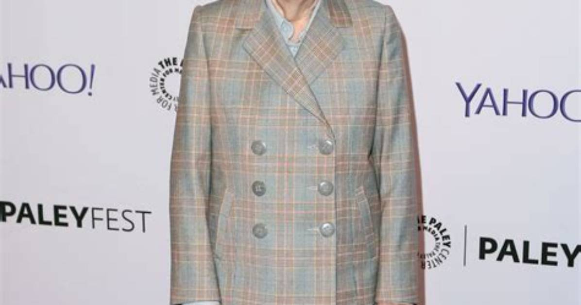 Linda Hunt Net Worth, Age, Height, Bio, Birthday, Wiki!