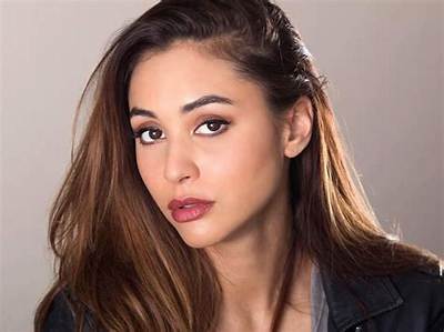 Lindsey Morgan Net Worth, Age, Height, Bio, Birthday, Wiki!