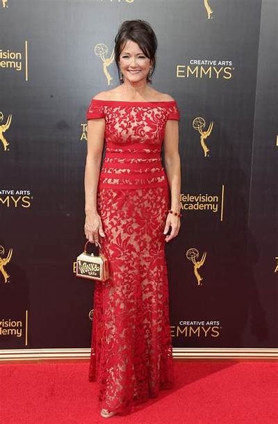 Lisa Davis Waltz - Net Worth, Age, Height, Birthday, Bio, Wiki!