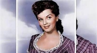Lisa Gaye Net Worth, Age, Height, Bio, Birthday, Wiki!