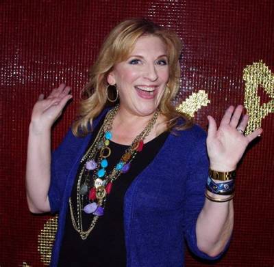 Lisa Lampanelli - Net Worth, Age, Height, Birthday, Bio, Wiki!