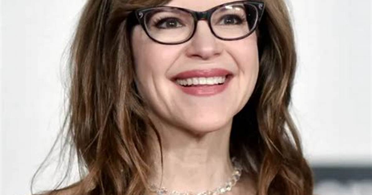 Lisa Loeb Net Worth, Age, Height, Bio, Birthday, Wiki!