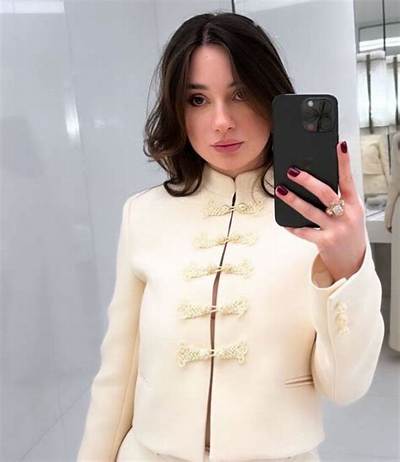 Liya Noga - Net Worth, Age, Height, Birthday, Bio, Wiki!