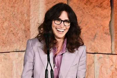 Liz Stewart Net Worth, Age, Height, Bio, Birthday, Wiki!