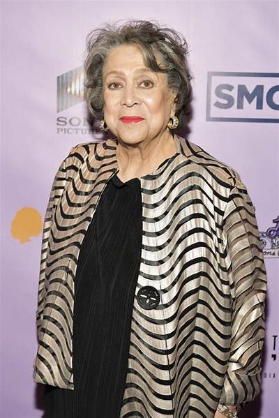 Liz Torres Net Worth, Age, Height, Bio, Birthday, Wiki!