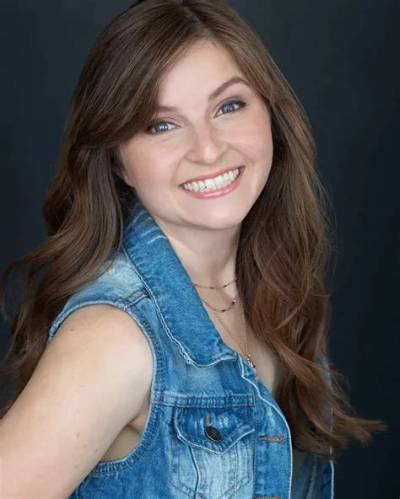 Lizzie Freeman - Net Worth, Age, Height, Birthday, Bio, Wiki!