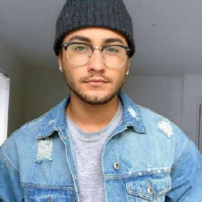 Logan Beell - Net Worth, Age, Height, Birthday, Bio, Wiki!