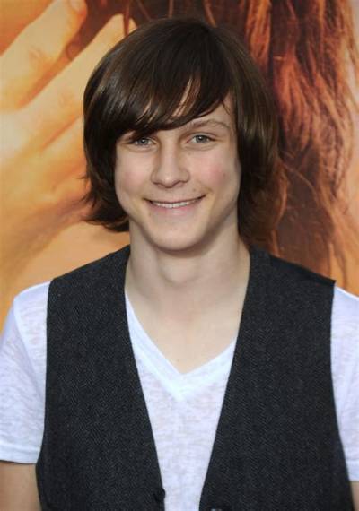 Logan Miller - Net Worth, Age, Height, Birthday, Bio, Wiki!