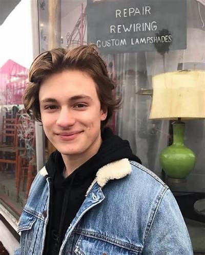 Logan Pepper Net Worth, Age, Height, Bio, Birthday, Wiki!