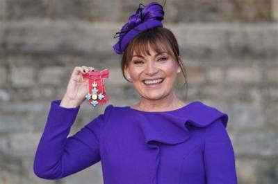 Lorraine Kelly - Net Worth, Age, Height, Birthday, Bio, Wiki!
