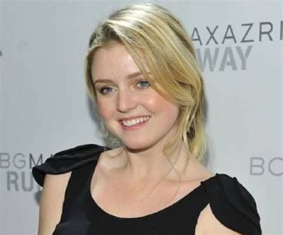 Lorraine Nicholson Net Worth, Age, Height, Bio, Birthday, Wiki!