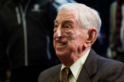 Lou Carnesecca Net Worth, Age, Height, Bio, Birthday, Wiki!