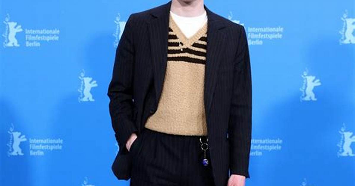 Louis Hofmann - Net Worth, Age, Height, Birthday, Bio, Wiki!