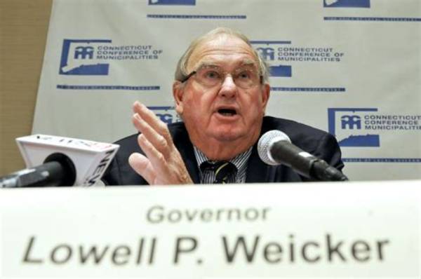 Lowell P. Weicker Net Worth, Age, Height, Bio, Birthday, Wiki!