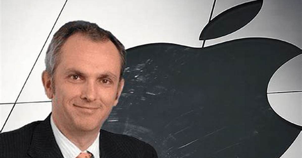 Luca Maestri - Net Worth, Age, Height, Birthday, Bio, Wiki!