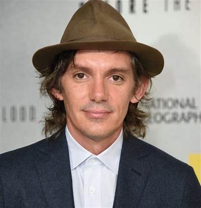 Lukas Haas Net Worth, Age, Height, Bio, Birthday, Wiki!