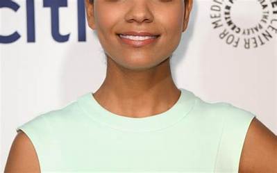 Lyndie Greenwood Net Worth, Age, Height, Bio, Birthday, Wiki!