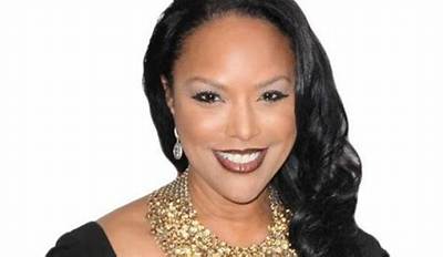 Lynn Whitfield Net Worth, Age, Height, Bio, Birthday, Wiki!