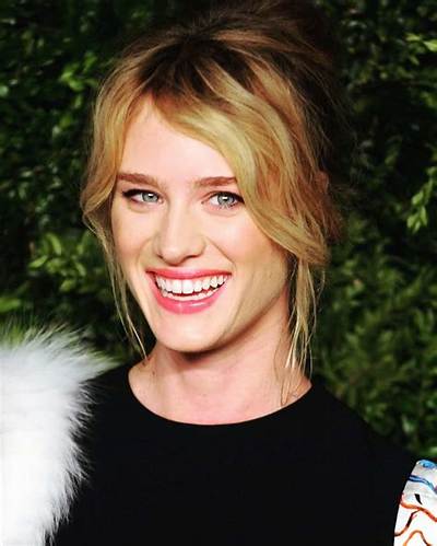 Mackenzie Davis Net Worth, Age, Height, Bio, Birthday, Wiki!