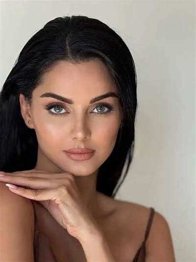 Mahlagha Jaberi Net Worth, Age, Height, Bio, Birthday, Wiki!