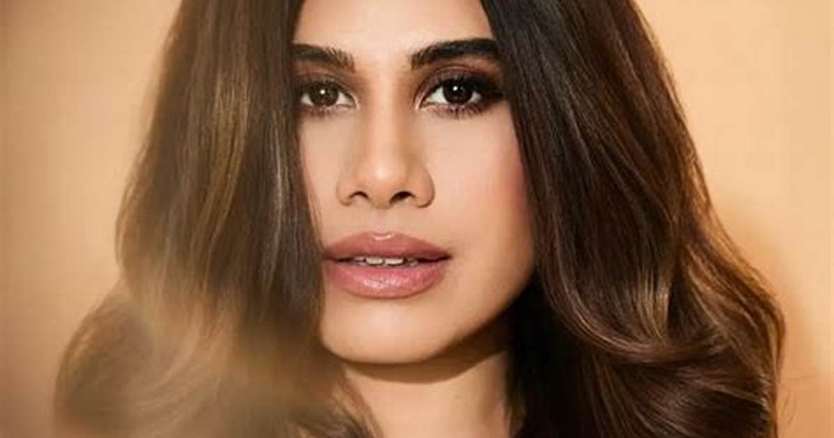 Malvika Sitlani - Net Worth, Age, Height, Birthday, Bio, Wiki!