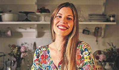 Manon Lloyd Net Worth, Age, Height, Bio, Birthday, Wiki!