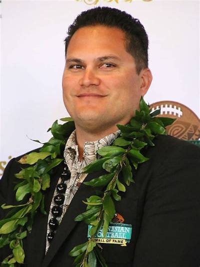 Manu Tuiasosopo Net Worth, Age, Height, Bio, Birthday, Wiki!