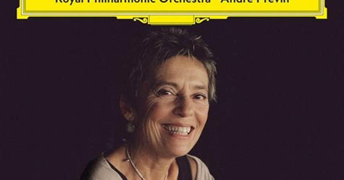 Maria Jo%C3%A3O Pires Net Worth Age Height 400. Jpg