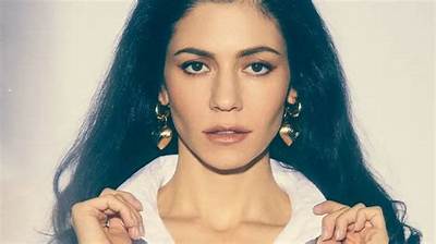 Marina Diamandis Net Worth, Age, Height, Bio, Birthday, Wiki!