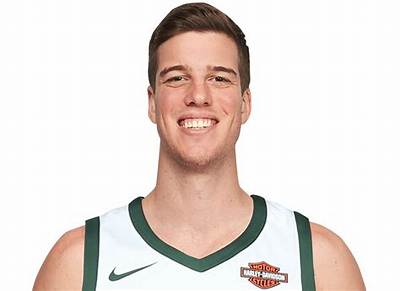 Marshall Plumlee Net Worth, Age, Height, Bio, Birthday, Wiki!