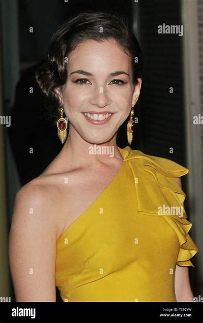Martha Macisaac Net Worth, Age, Height, Bio, Birthday, Wiki!