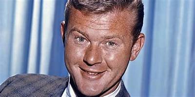 Martin Milner Net Worth, Age, Height, Bio, Birthday, Wiki!